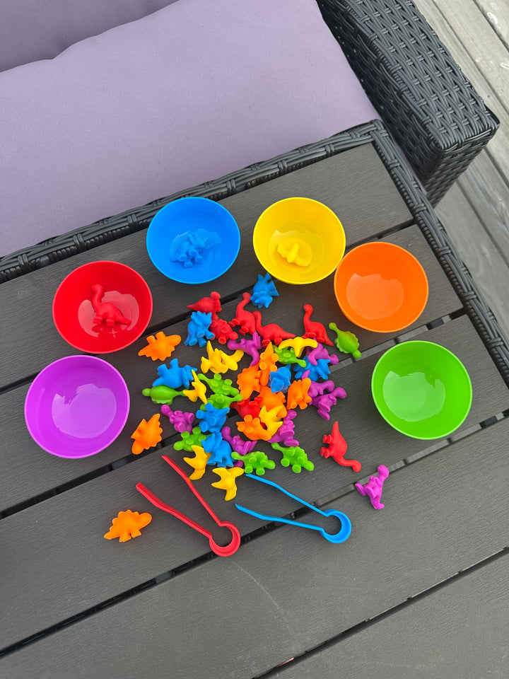 Mokomasis spalvų rūšiavimo žaidimas DINOZAURAI