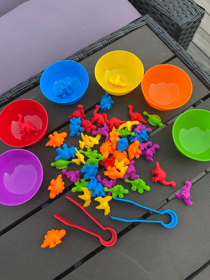 Mokomasis spalvų rūšiavimo žaidimas DINOZAURAI