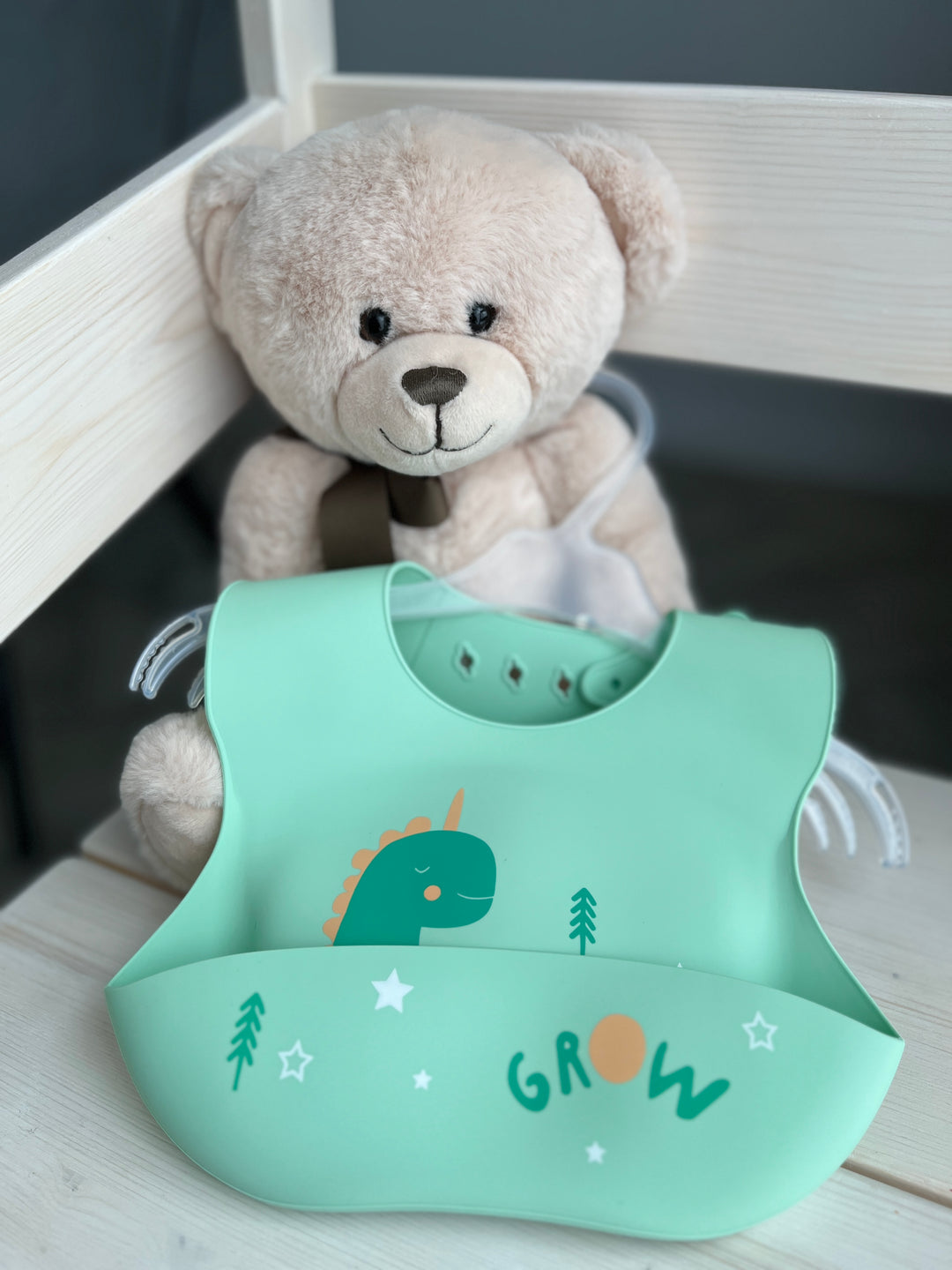 Silikoninis seilinukas su kišenėle GREEN DINO