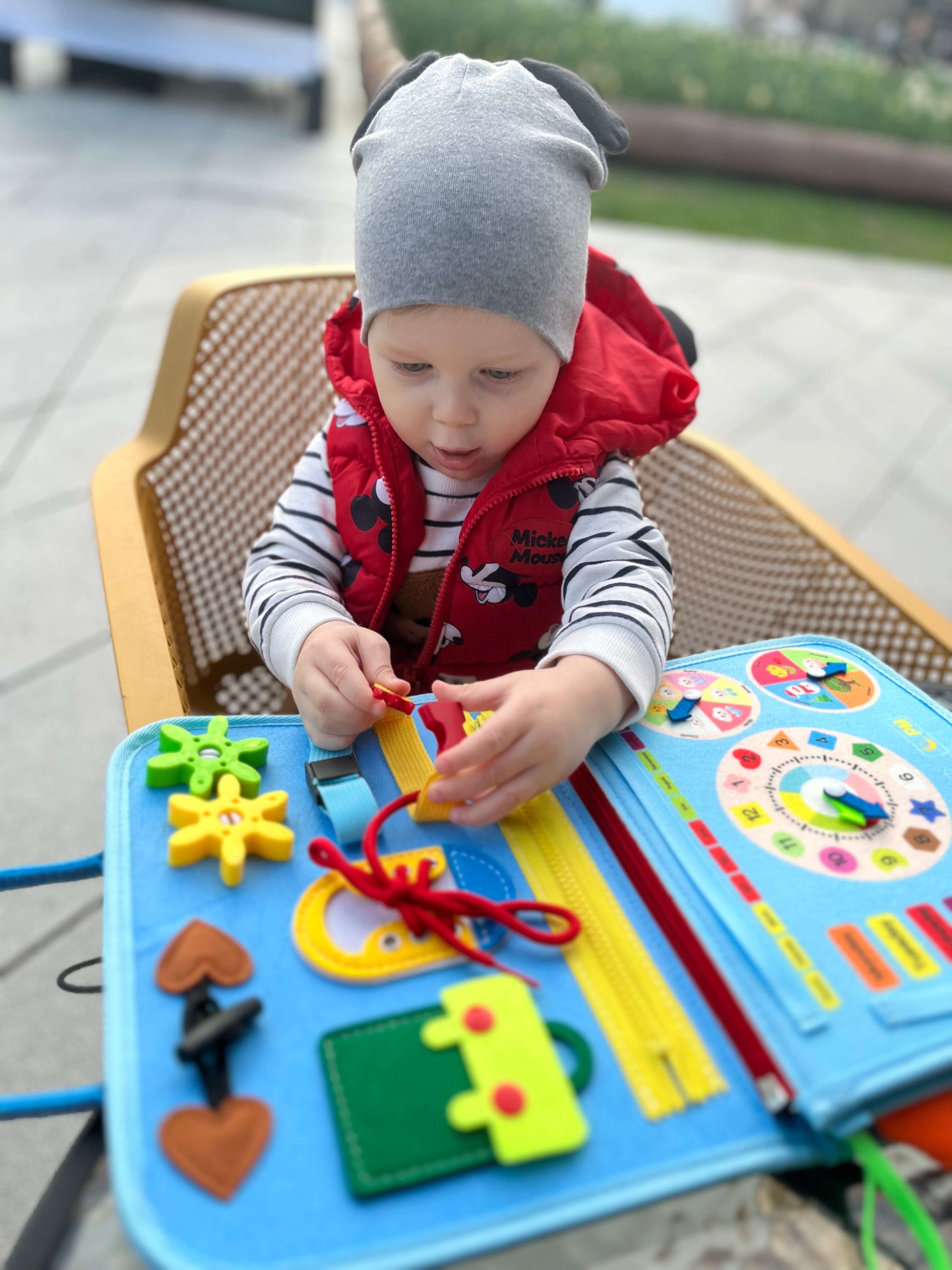 Kelioninė UNISEX Montessori užimtumo knyga + dovanėlė 🎁 – Tuk tuk