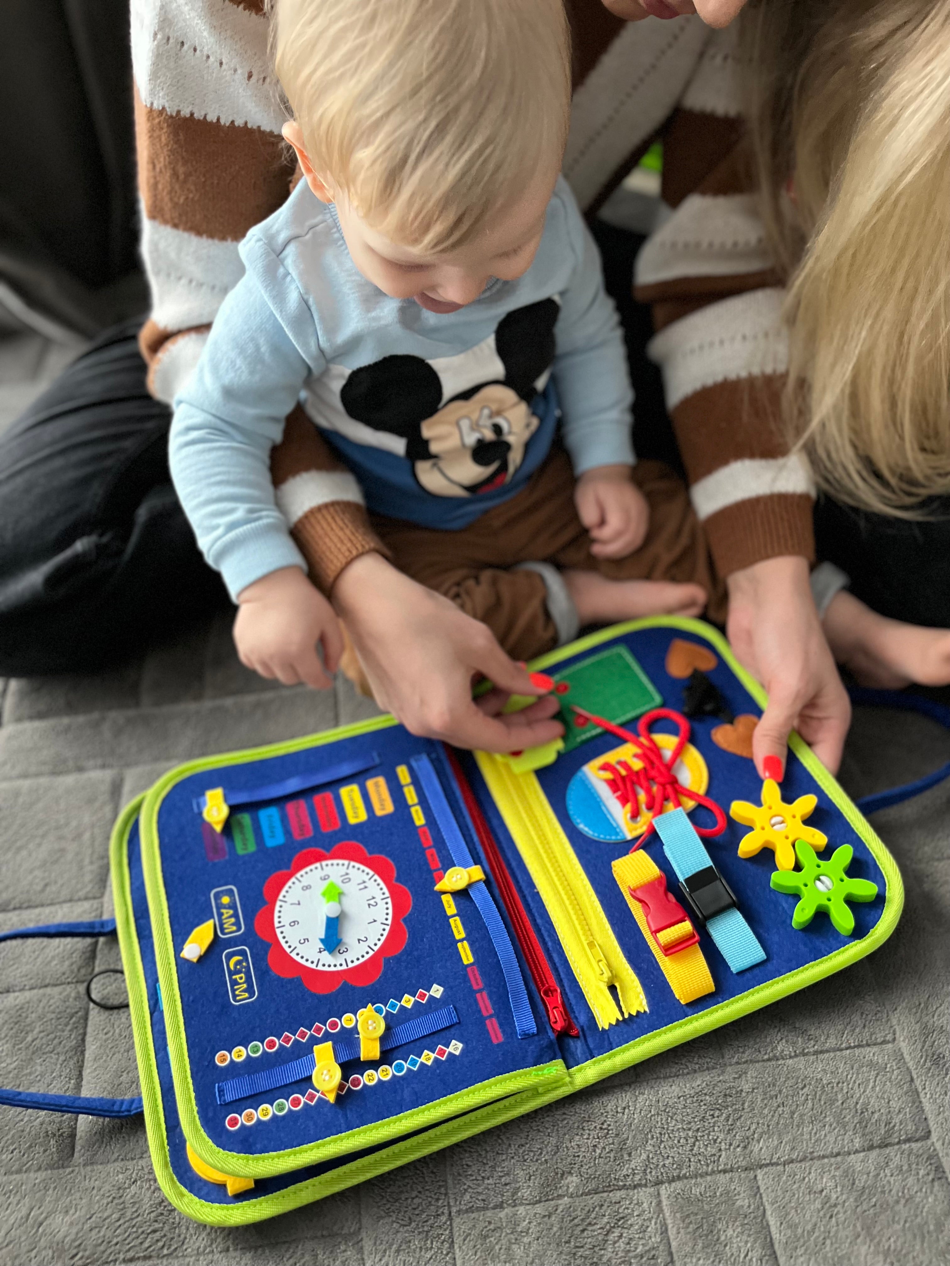 VALERIO UNISUTTO2本セット Kelioninė Montessori užimtumo knyga DINOZAURAI – Tuk tuk, kas ten?